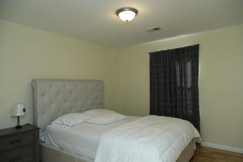 Lower Vailsburg Apartment | Spacious 3 Bedroom, 15 Min to EWR Airport and Parks