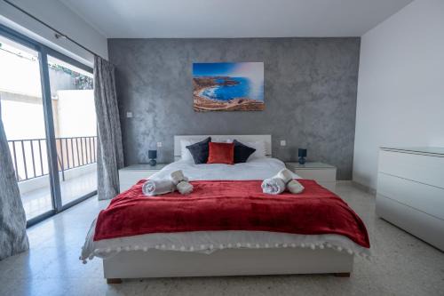 Il-Balluta Apartment | Spacious 3 bedroom Apartment in the Heart of St Julians