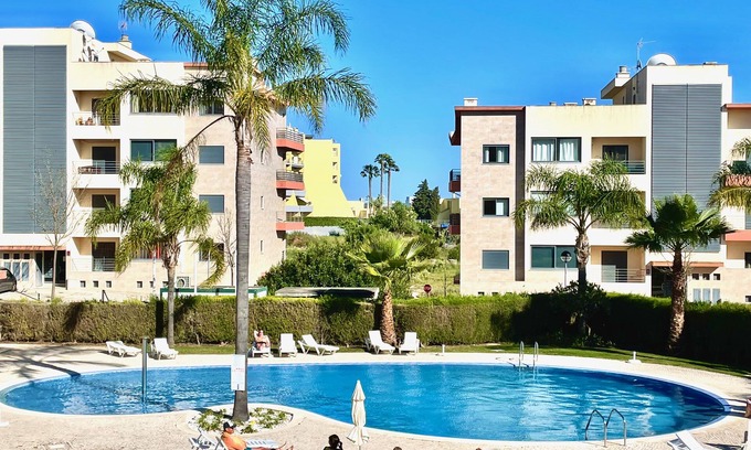 Albardeira Apartment | Spacious 3-bedroom apartment with private pool - next to Lagos Marina