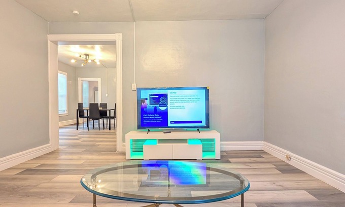 Utica Apartment | Spacious 3-bedroom apartment with WiFi, AC in enchanting Utica