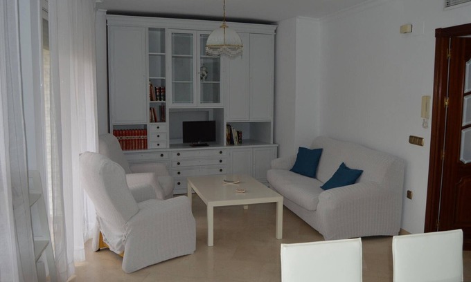 La Trinidad-San Juan y Todos los Santos Apartment | Spacious 3-BR Apartment in Central Córdoba, Near Historic Sites