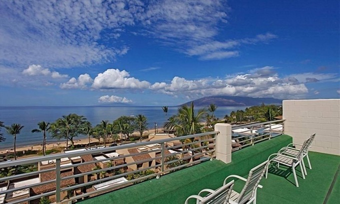 Kihei Condo | Spacious 3 BR, Walk to Best Beaches & Shops in South Kihei! Sleeps 8