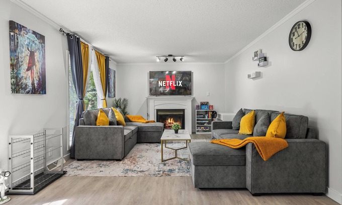 Southeast Calgary House | Spacious 3BR Family Home, 8 Min Downtown & Zoo, 14 Min Airport