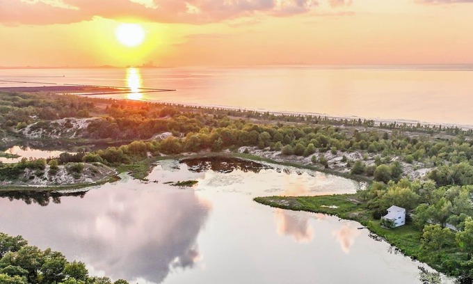 Miller Beach House | Spacious 3BR Home Firepit and Grill