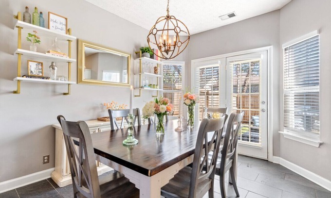 Hurwood Heights Apartment | Spacious 4BR Next to Geodis Park-Close to Downtown