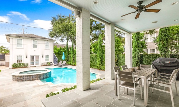 Marlyville - Fontainebleau House | Spacious 4BR with Pool, Perfect for Big Families