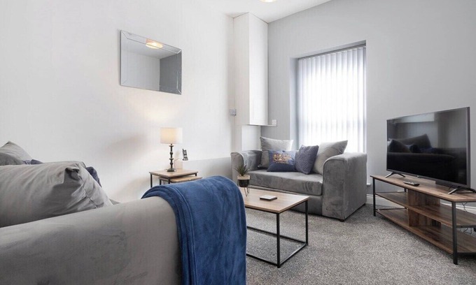 Stockton-on-Tees Apartment | Spacious 5-Bed Flat in Stockton, Sleeps 9