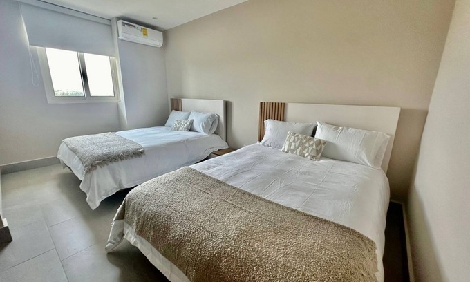 Maria Chiquita Apartment | Spacious 5-bedroom apartment in playa escondida