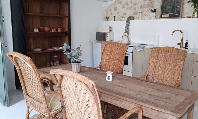 Fronsac House | Spacious 5-bedroom house with AC and WiFi in enchanting Fronsac