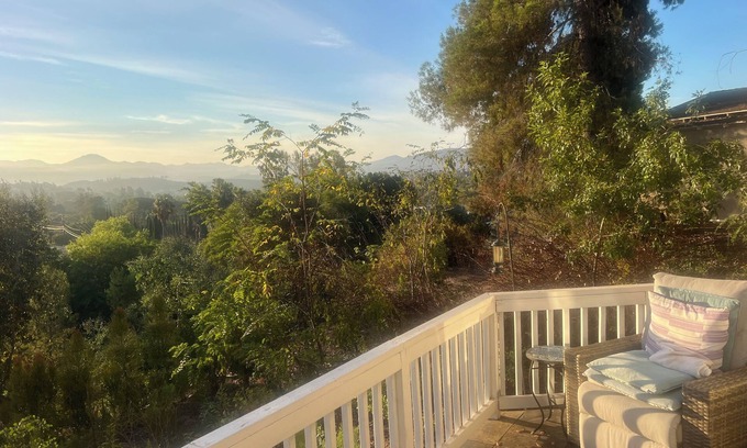 Mount Helix House | Spacious 5-bedroom house in lovely La Mesa with stunning views, lots of space