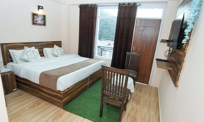 Shimla House | Spacious 9-bedroom apartment in enjoyable Shimla with fitness room