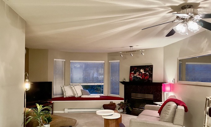 East Side Condo | ➥ Spacious and beautiful Condo with many amenities