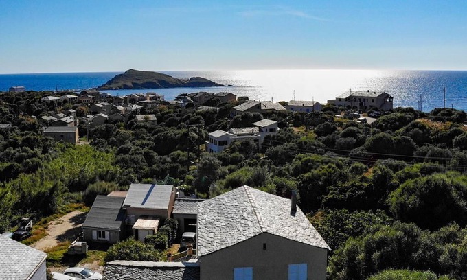 Centuri Apartment | Spacious and bright apartment 200m from the sea at the tip of Cap Corse.