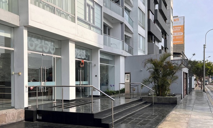 San Antonio Apartment | Spacious and comfortable 3-bedroom apt. with balcony in Miraflores, Free Parking