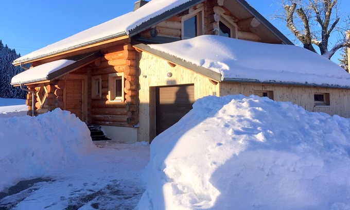 La Pesse Ski Chalet | Spacious and quiet chalet - sleeps 6 - 4 stars - 120m2