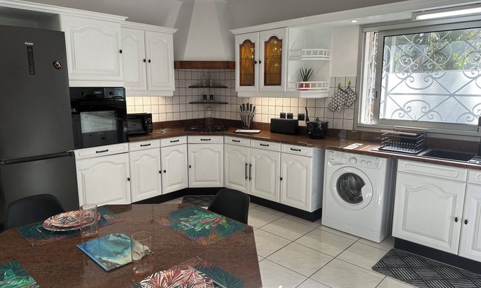 Concession Conde Apartment | Spacious apartment 10 minutes from Saint Pierre with terrace and private parking.