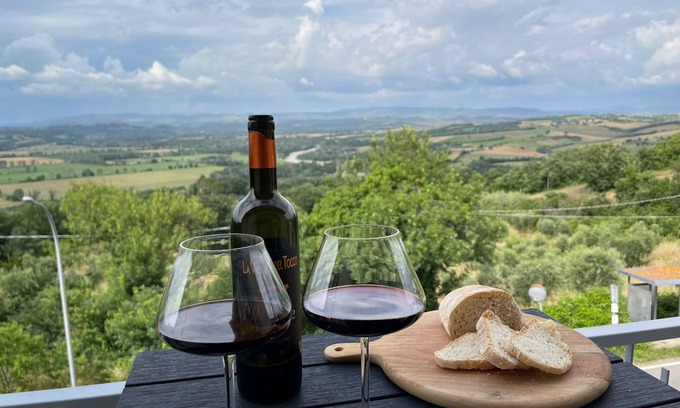 Sasso d'Ombrone House | Spacious apartment with beautiful views of the Ombrone River and Mount Amiata