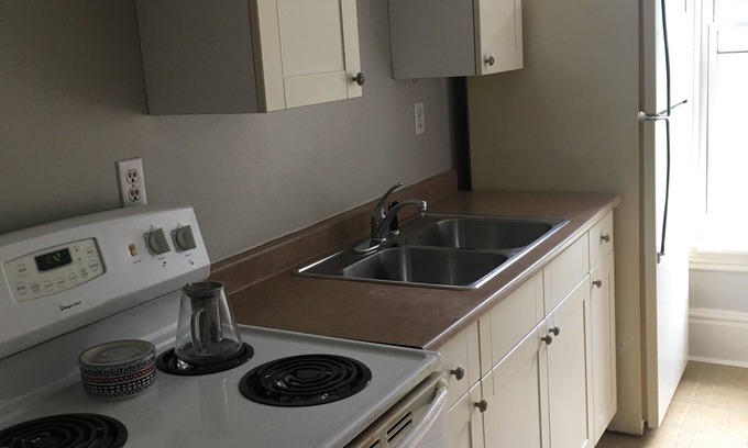 Brockville Apartment | Spacious apartment: close to everything Brockville has to offer!n