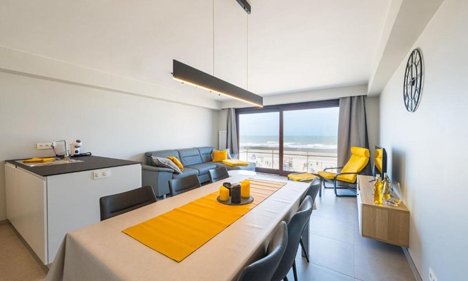 Middelkerke Apartment | Spacious apartment with view