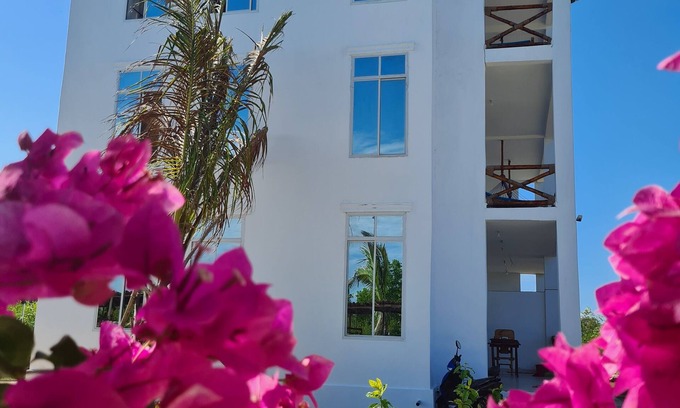 Mnemba Apartment | Spacious apartments with Indian ocean view, near the sky-blue beach Muyuni