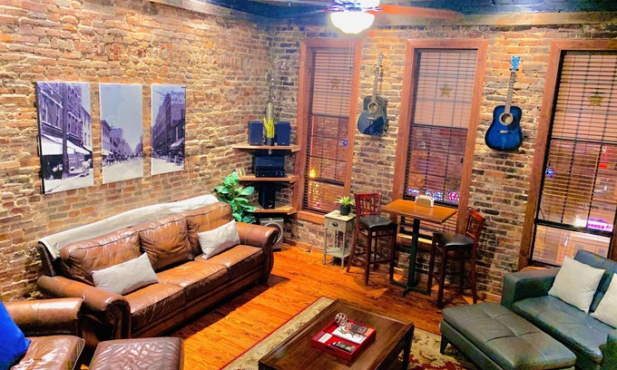 Downtown Nashville Apartment | Spacious Apt World Famous 2nd Ave! Short Walk to Every Honky Tonk & Attraction!