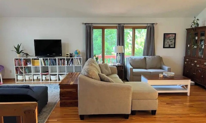 Farmview - Ramble House | Spacious Blacksburg home, conveniently located to Virginia Tech!