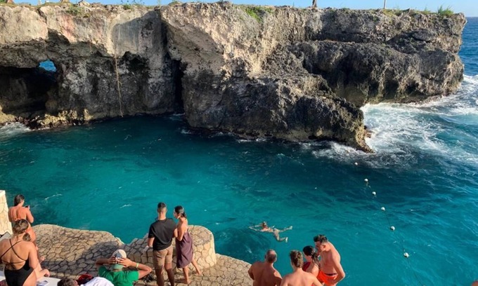 West End Hotel | Spacious boutique hotel with 12 en-suites and WiFi, AC in delightful Negril