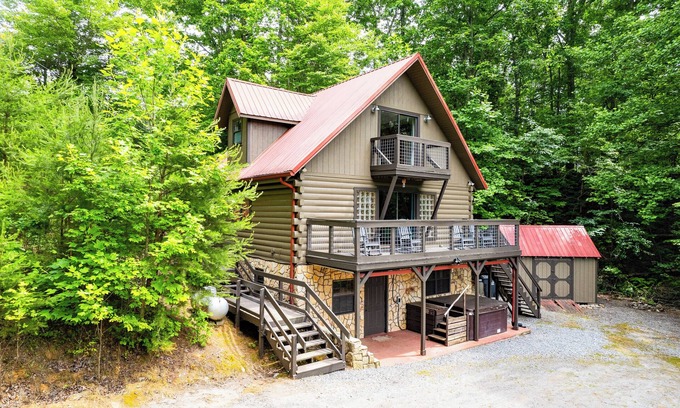 Cherokee Cabin | Spacious Cabin w/Hot Tub & Spectacular Valley Views | Near Bryson & Cherokee