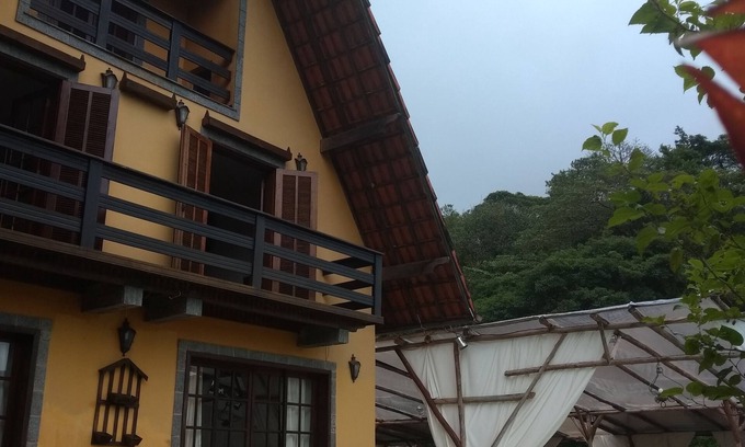 Teresopolis House | Spacious Chalet House with Pool and Barbecue Near CBF, Feirarte, Parque Nac.