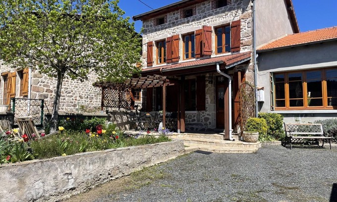 Laprugne Cottage | Spacious cottage with garden, pets allowed