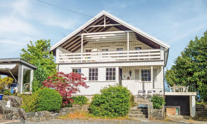 Grimstad House | Spacious cottage with fjord view of old fishing village.