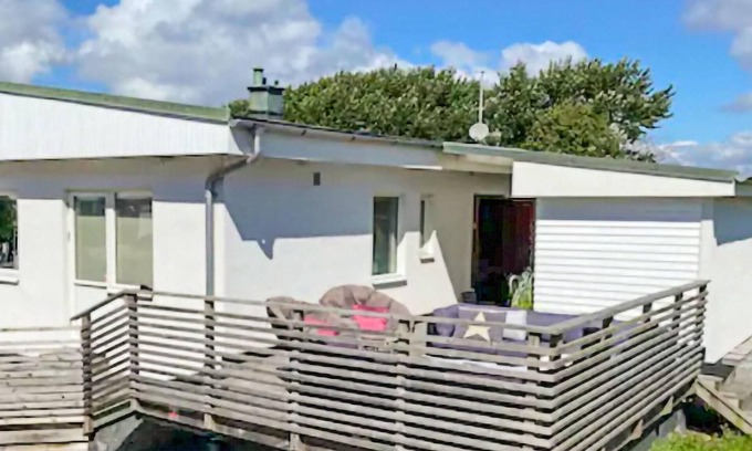 Torslanda House | Spacious cottage with sauna near the sea and a golf course