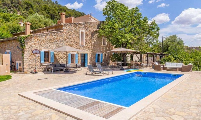 Alaro House | Spacious country home in Alaro