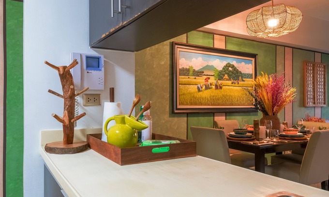 Bonifacio Global City Condo | Spacious Executive 2BR and Bath with Amazing Sunset view in front of Luneta.