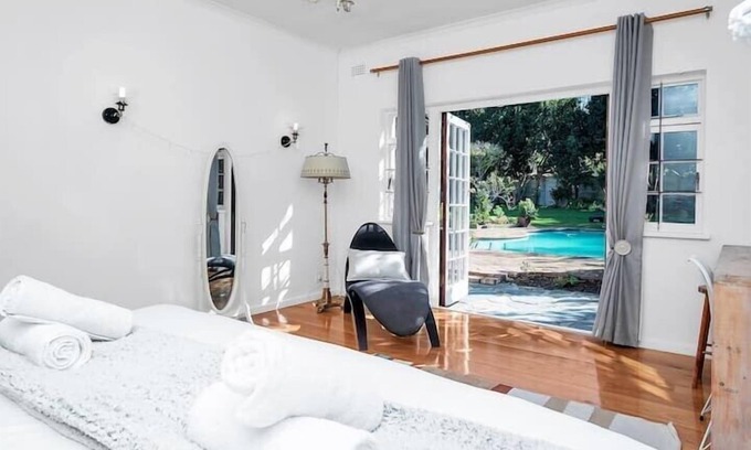 Constantia House | Spacious Family Home with Pool AND Fireplace