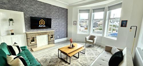 Rutherglen House | Spacious Haven with Free Parking