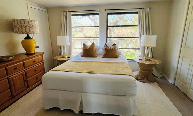 New Port Richey Apartment | Spacious home/3 min NPR Dawntown.