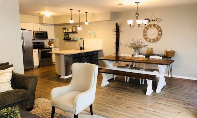 Comanche Point At Point Venture House | Spacious Home in Resort Community w/Incredible Views & Park on Lake Travis