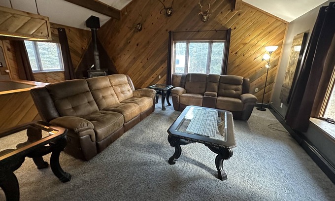 Delta Junction House | Spacious home on a private drive close to town. Warm cozy home away from home.