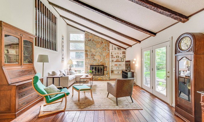 Central House | Spacious Home w/Porch, 4 Mi to Downtown Clemson!