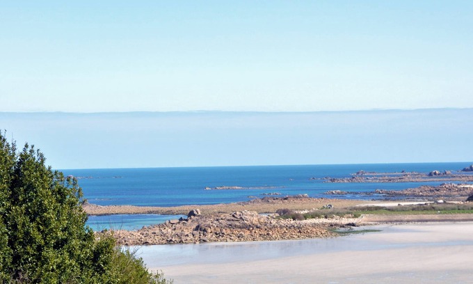 Trevou-Treguignec House | SPACIOUS HOUSE WITH A VIEW TO SEA AT THE COTES DE GRANIT ROSE