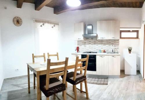 Frascineto House | Spacious house in Frascineto with mountain view 130 m²