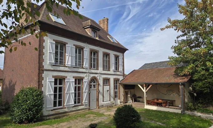 Les Aspres House | Spacious house, sleeps 16, garden