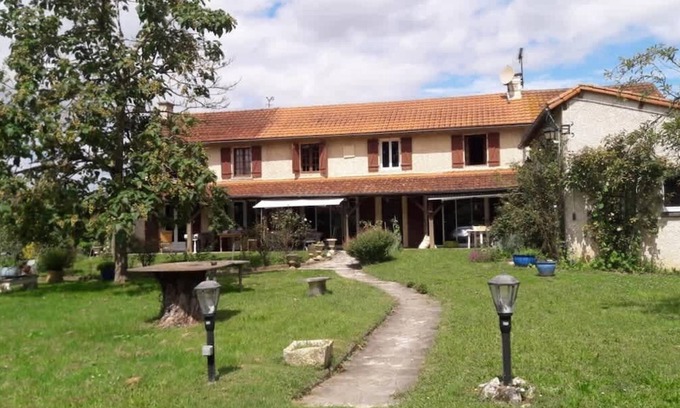 Salles-en-Toulon House | Spacious house with large garden in Valdivienne
