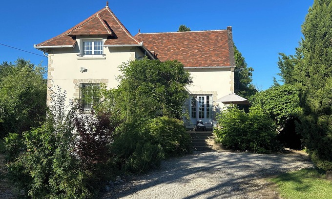 Cazoules Villa | Spacious house with large garden in the Périgord countryside near the Dordogne beach