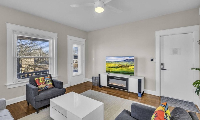 South Hyde Park Apartment | Spacious KC Stay: 2 Bedrooms Near Stadiums, BBQ, Jazz & Fountains!