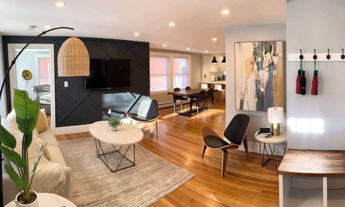 Arlington Condo | Spacious Luxury 3 BR, Spotless, W/D, Parking