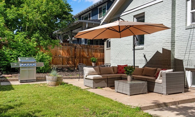 Sloan Lake Apartment | Spacious Modern | Groups |Family |Sloans lake