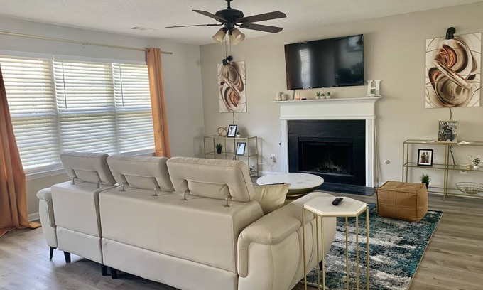 Lovejoy House | Spacious, Modern House with Cozy Fireplace, Home Office and Master Suite