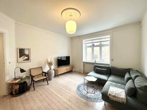 Vesterbro Apartment | Spacious Nordic Design Vesterbro Home I 3 min to Metro